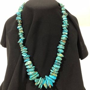 Chunky turquoise graduated size necklace